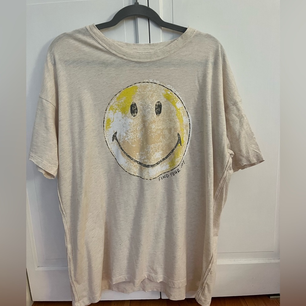 American Eagle Smiley Tee